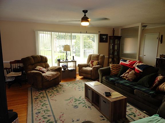 5th image of 813 Acacia Ave #5