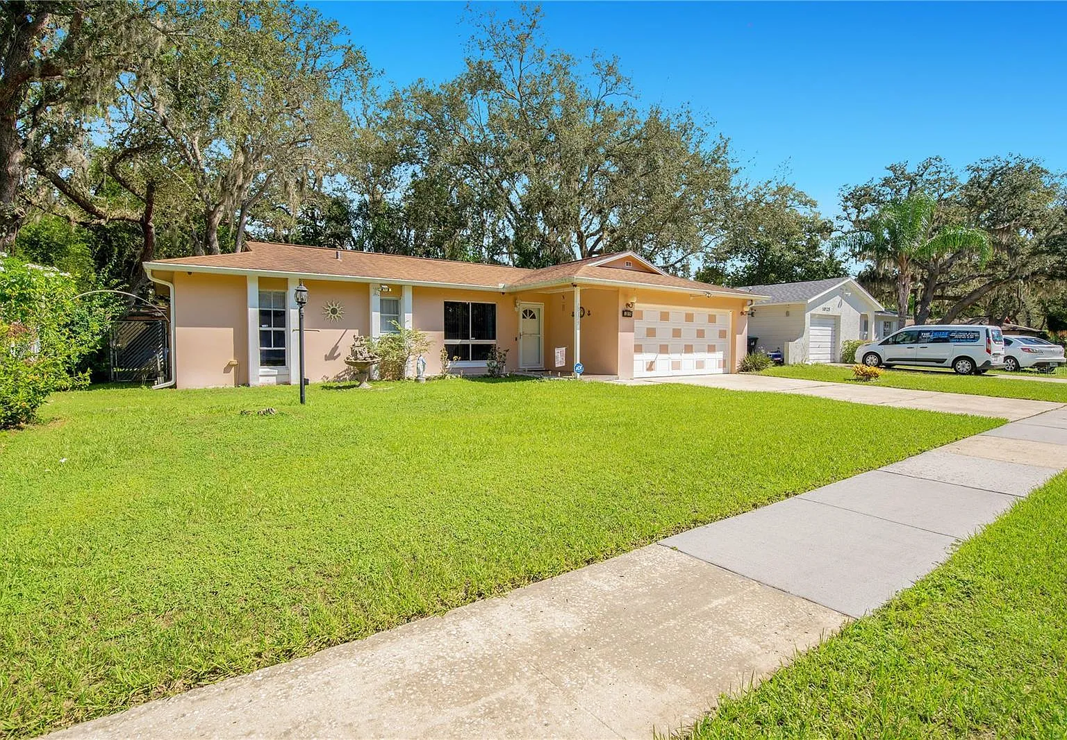 3 bed, 1100 sqft, $2,150 — Photo 2