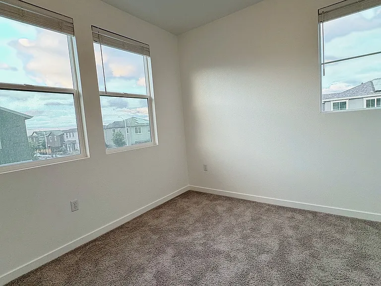 1520 Landing St — Photo 3