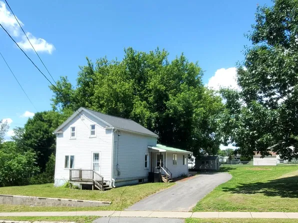 61 Burrstone Rd, New York Mills, NY 13417