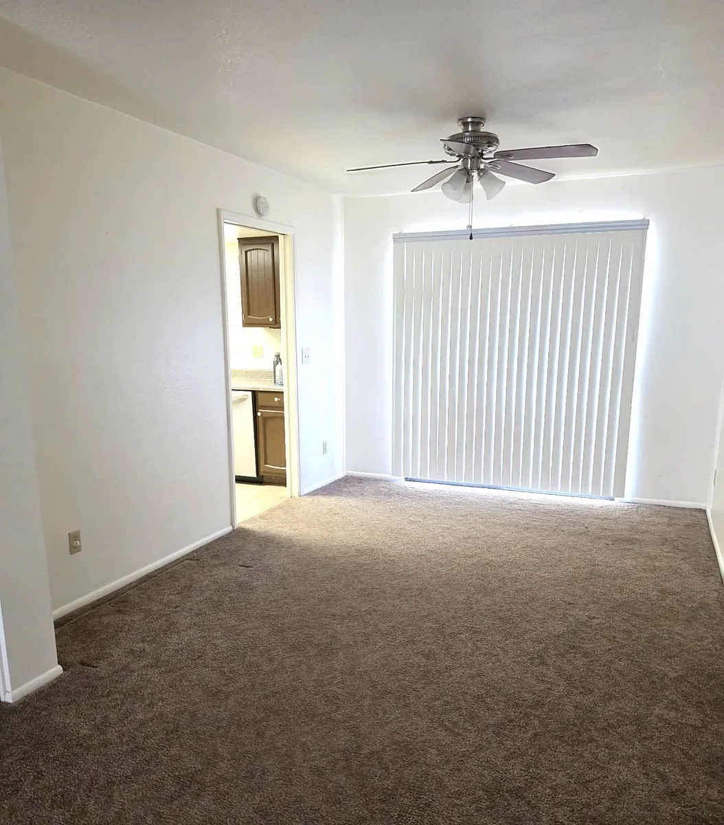 Flex space - den/office/formal-dining - W 12th St