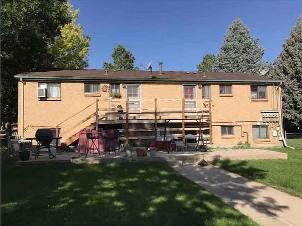 2386 S Linden Ct #B — Photo 2