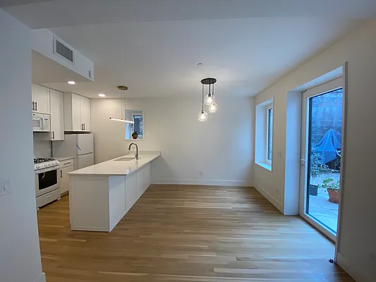 Rented by Keller Williams NYC | media 17