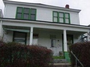11 S 3rd St, Martins Ferry, OH 43935
