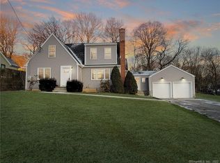 38 Davis Rd, Fairfield, CT 06825