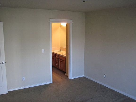4th image of 7368 NE Cherry Dr