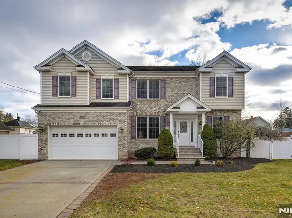 12 1st St, Kenvil, NJ 07847