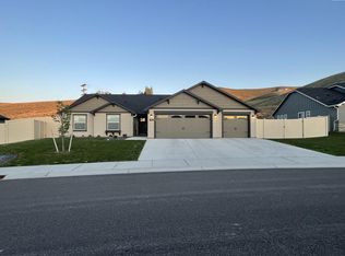 230 Ladera St, Prosser, WA 99350