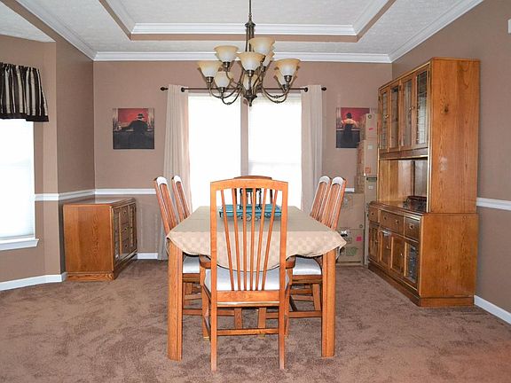 3rd image of 7373 Cedarcrest Dr