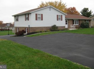 171 Sunset Dr, Hanover, PA 17331