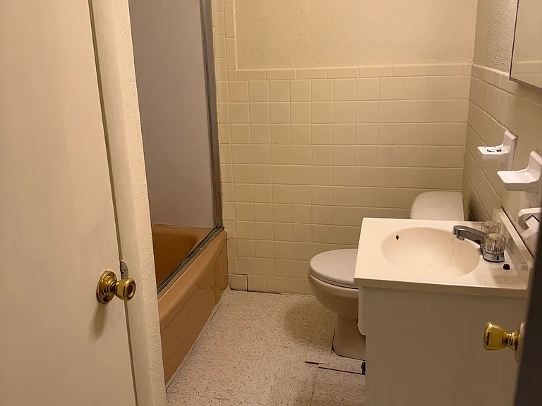 6419 Tulip St — Photo 4