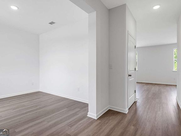 4th image of 172 Sweet Water Ln