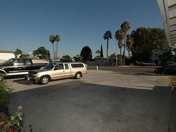 4th image of 2013 West Broadway