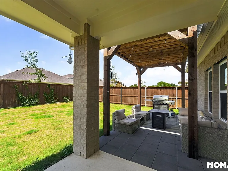 626 Cari Ln — Photo 28