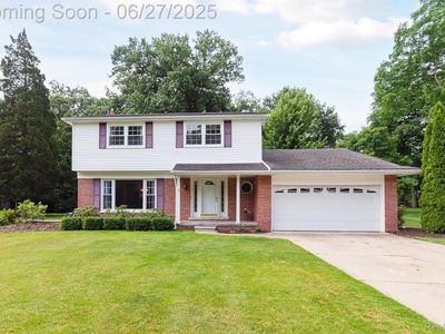 8327 Burning Bush Rd, Grosse Ile, MI, 48138