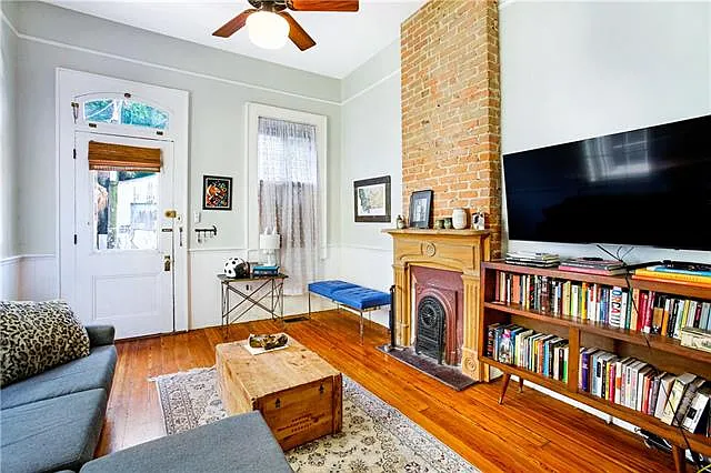 3411 Burgundy St — Photo 4