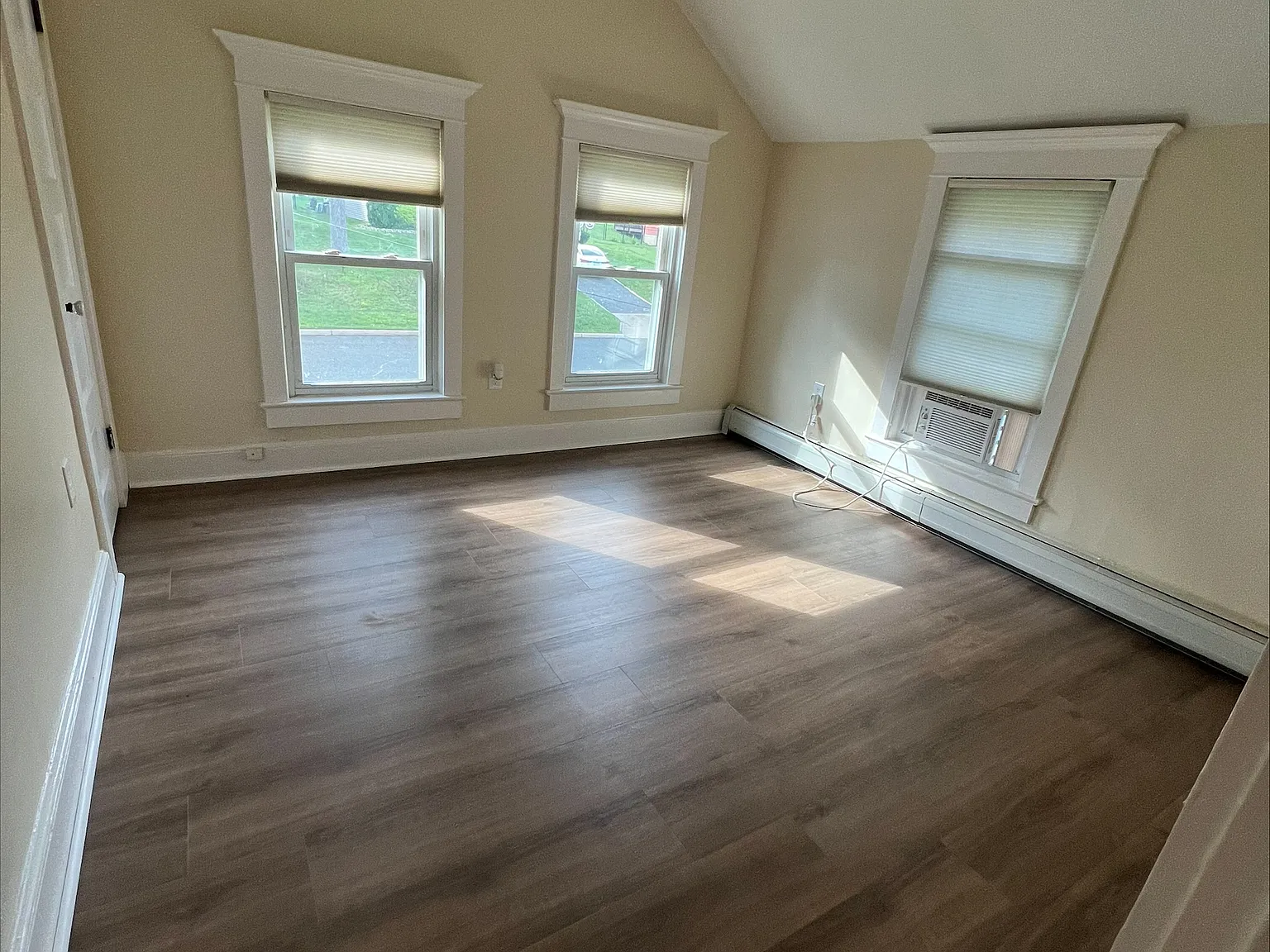 1 bed, 1334 sqft, $2,200 — Photo 4