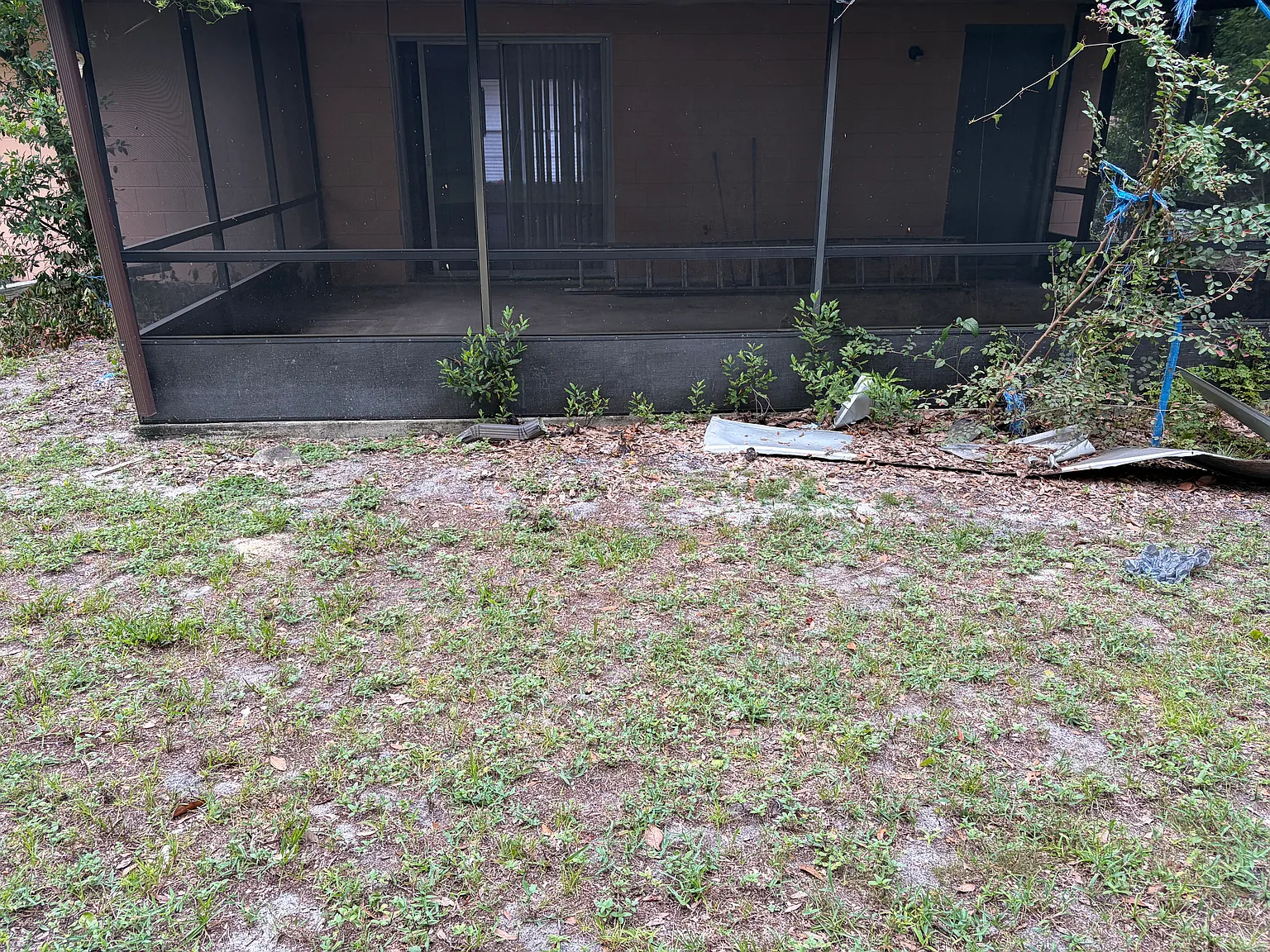 206 E Holly Dr — Photo 4