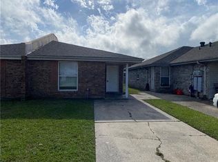 9016 Amour Dr, Chalmette, LA 70043