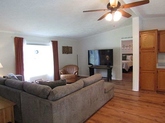 5th image of 21 Eric Avenue