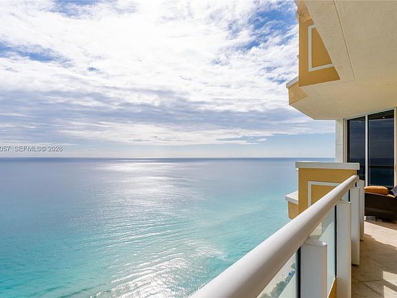 3rd image of 17875 Collins Ave #4001