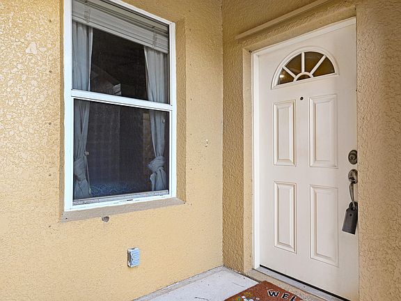 2nd image of 3900 Playa Del Sol Dr Unit 104