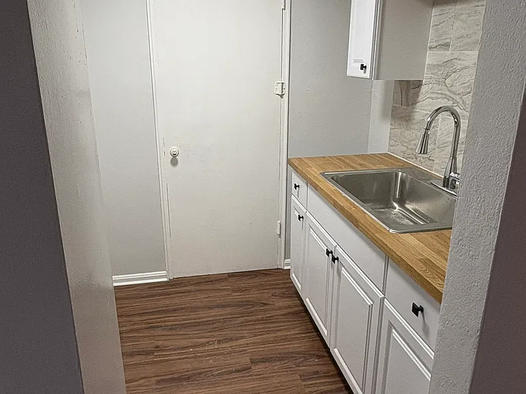 13322 Madison Avenue Apartments — Photo 5