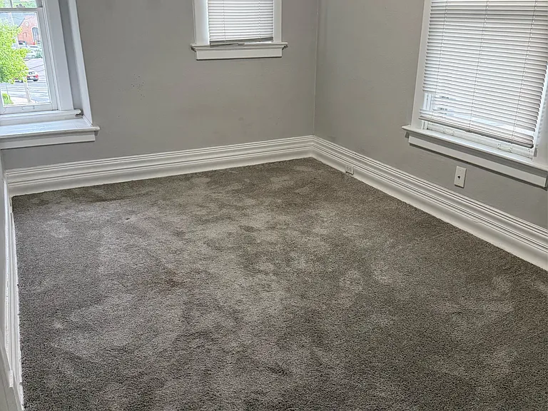 437 S Elm Ave — Photo 8