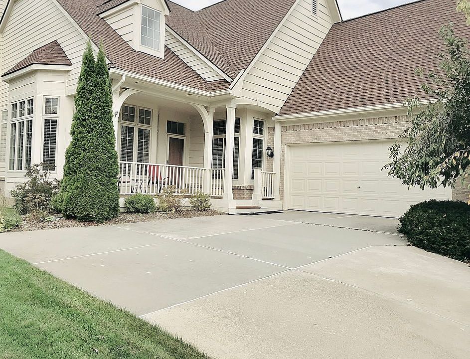 1st image of 4620 Villa France Dr