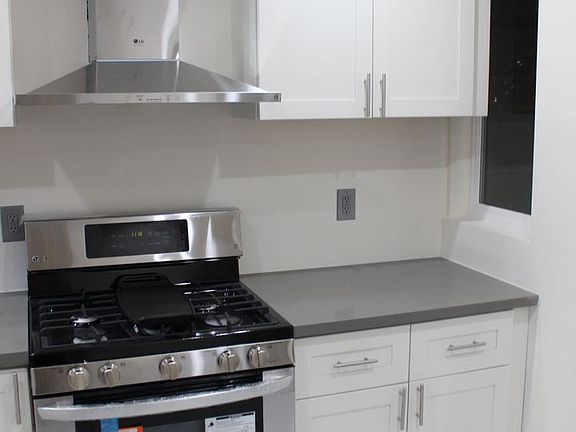 3rd image of 652-656 Clayton St #C