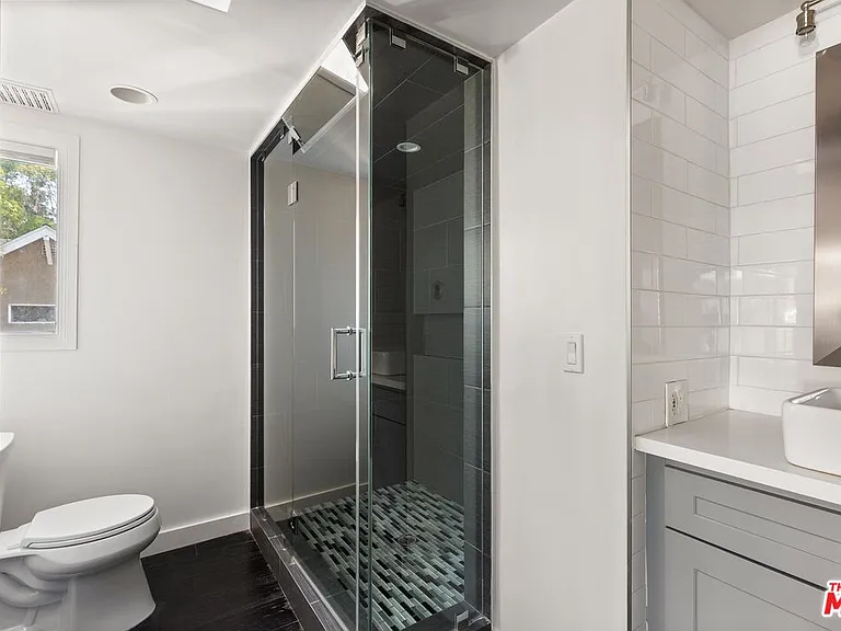 1322 N Cherokee Ave — Photo 12