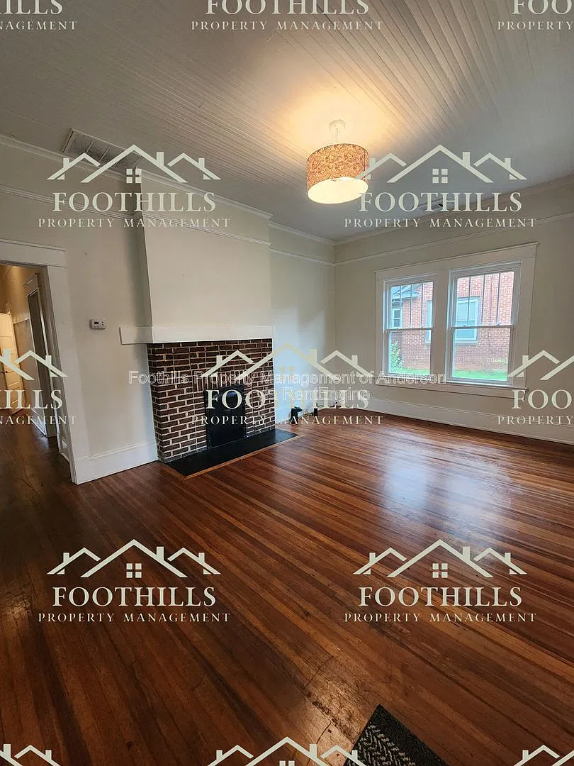 3 bed, 2.0 bath, 1432 sqft, $1,395 — Photo 2