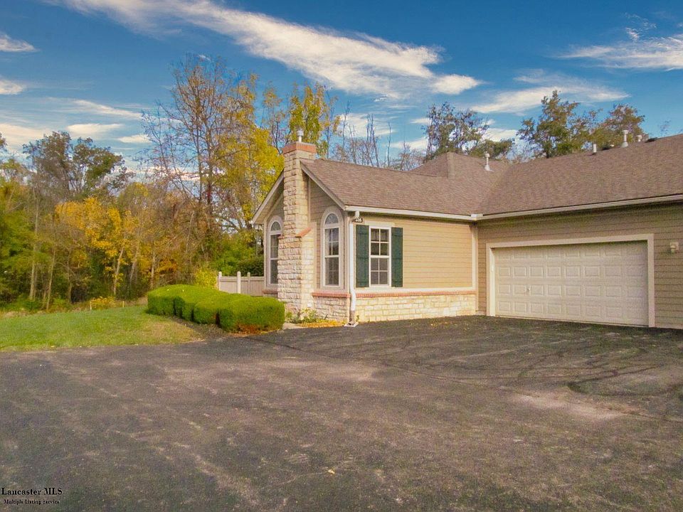 1st image of 835 Lambton Cir