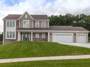 729 Stoecker Farm Ave, Village Of Mukwonago, WI 53149