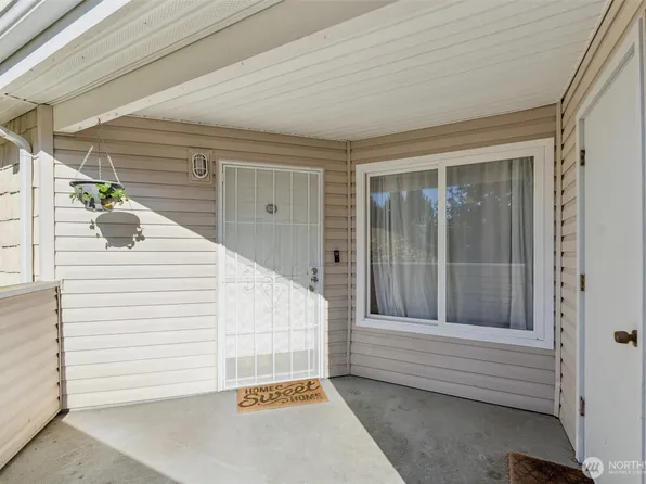 9210 Market Place #H201, Lake Stevens, WA 98258