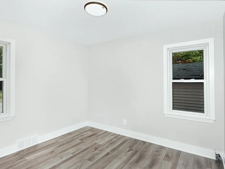 1 820/822 E 5th St #1 — Photo 18
