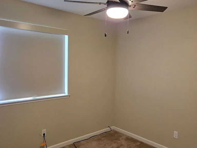 1443 Greenbrier Dr — Photo 26