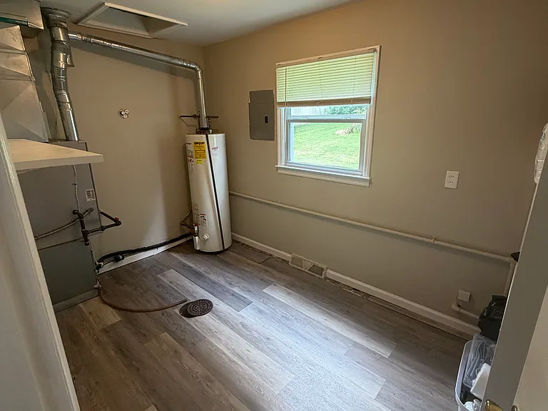 205 N Benton St — Photo 10