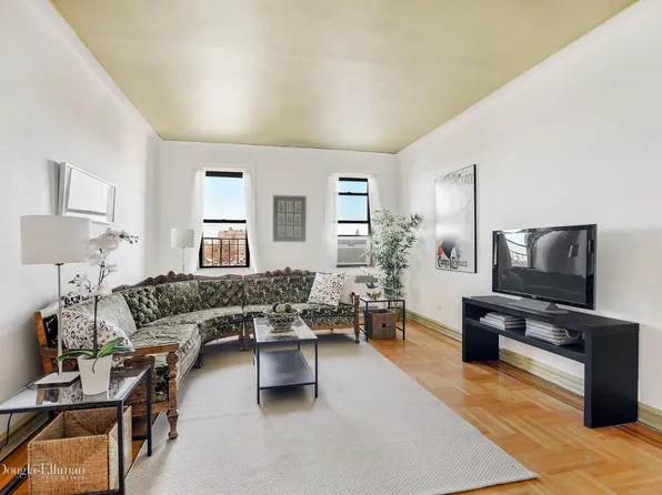 909 East 29th Street image 1 of 9