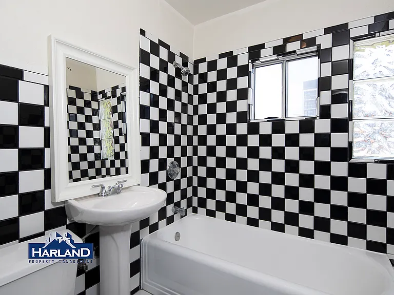 3809-3815 Ray St #3809 — Photo 9