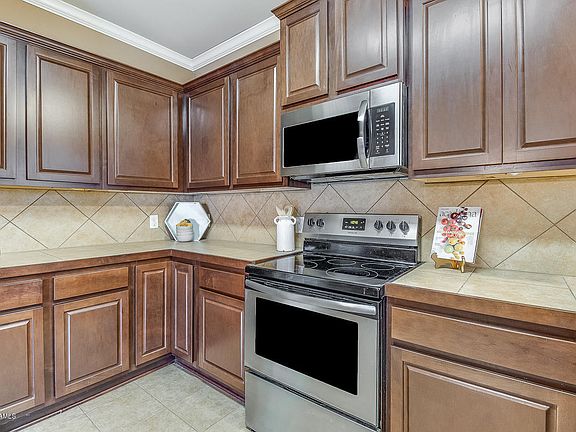 4th image of 615 Magnolia Knee Dr