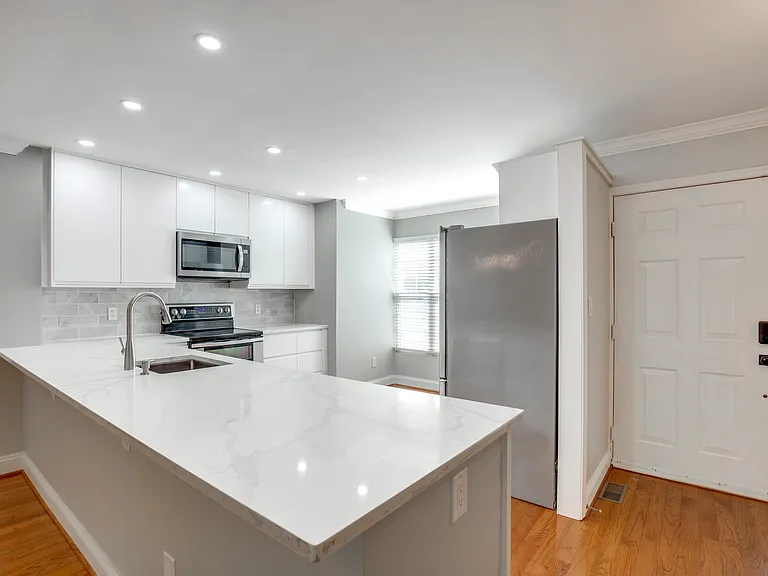 5610 Gosling Ct — Photo 11