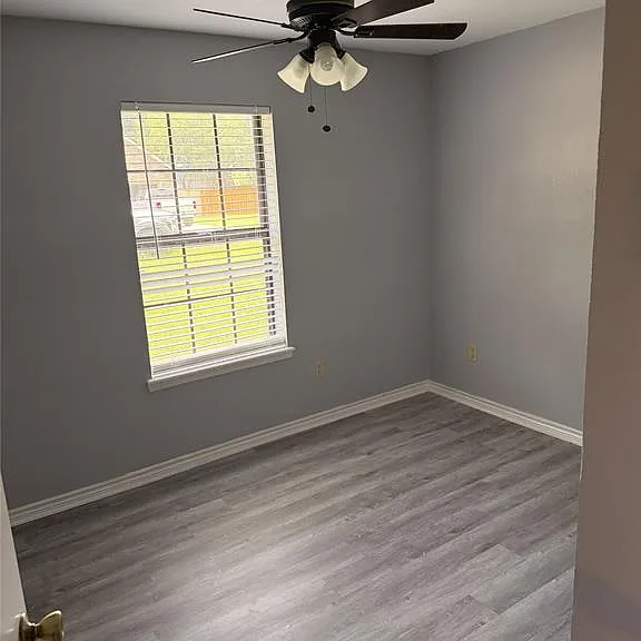 311 W Fern St — Photo 10