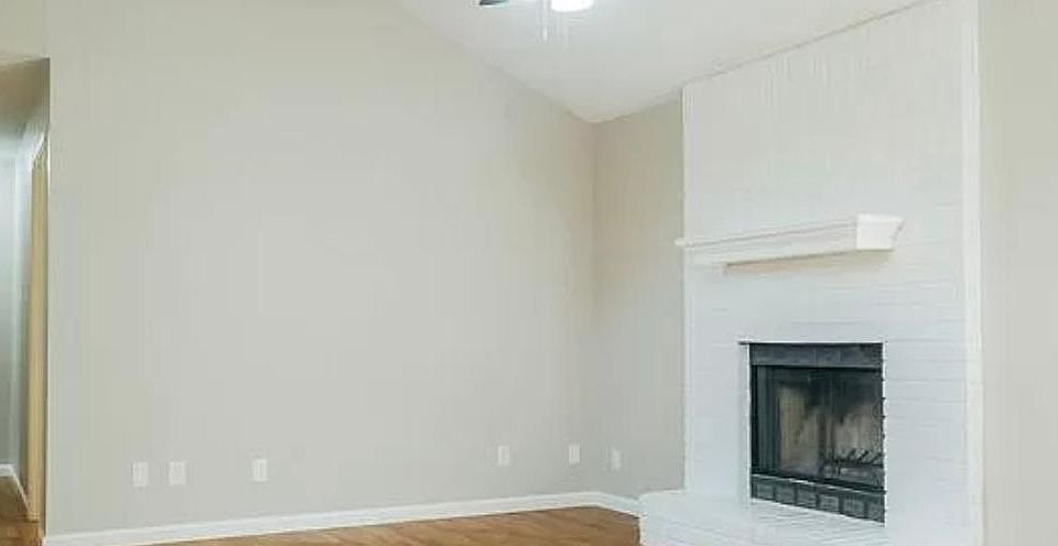 1st image of 82327 Lara Ln