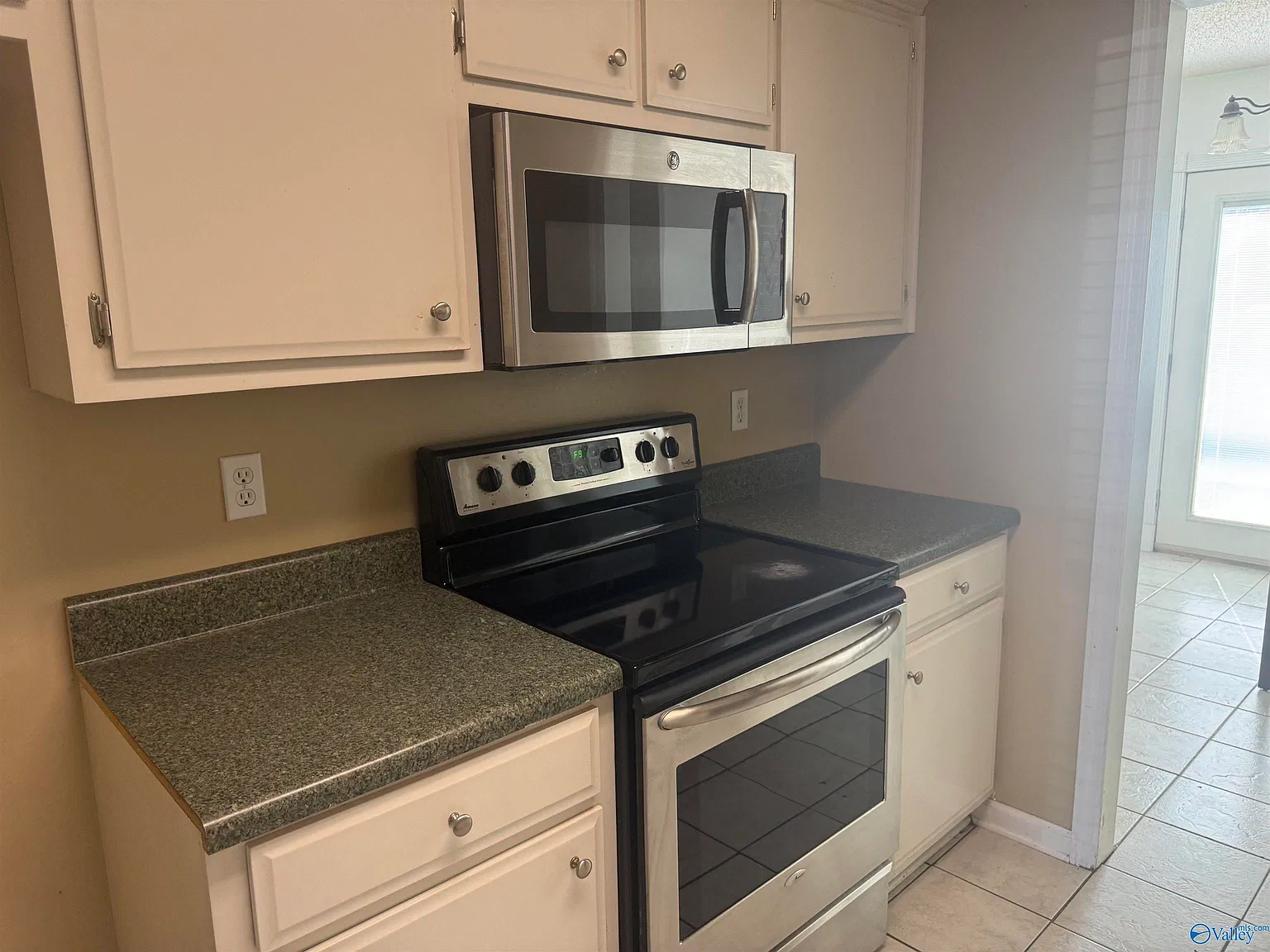 3 bed, 2.0 bath, 1550 sqft, $1,500 — Photo 4