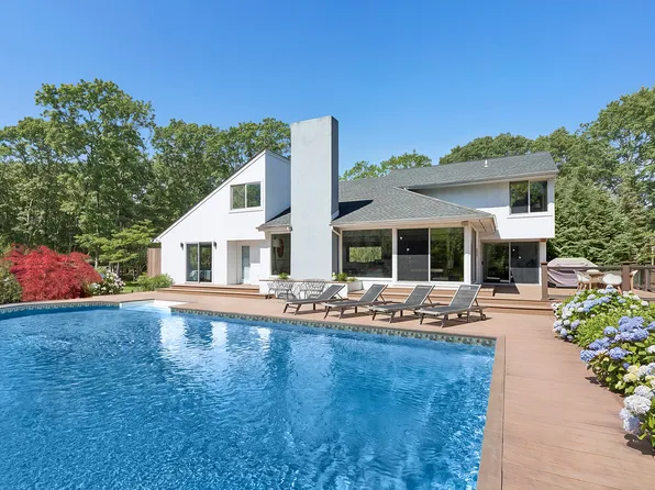 18 Quarty Ct, East Hampton, NY 11937