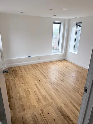 Rented by Bahar Management | media 16