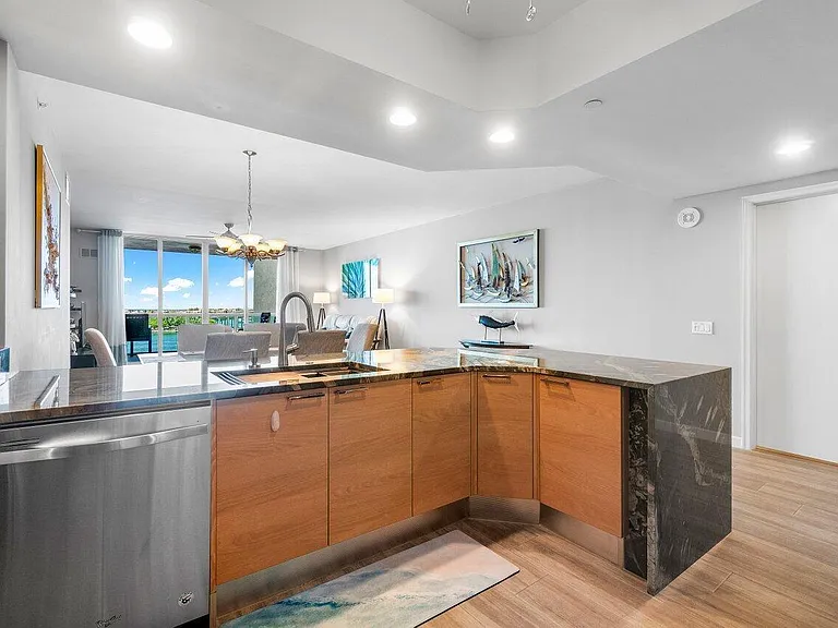 2640 Lake Shore Dr #711 — Photo 20
