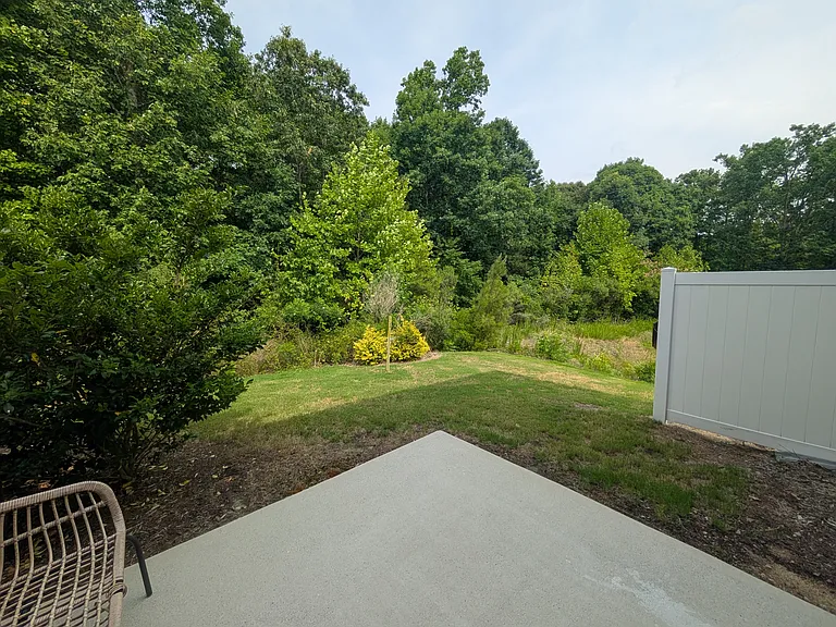 200 Bridge Point Dr — Photo 15