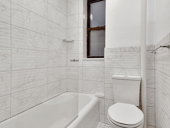4th image of 226 E 12th St APT 1J